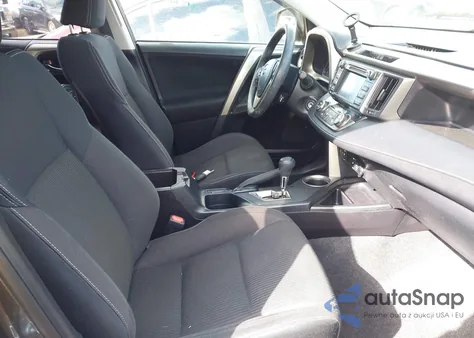 2015 Toyota Rav4 Xle z USA, uszkodzony, nr VIN JTMWFREV9FJ042736